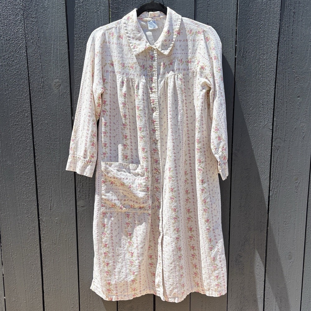 VTG Damea Flannel Nightgown House Dress S Cottage Floral Granny Pearl Snap 80s